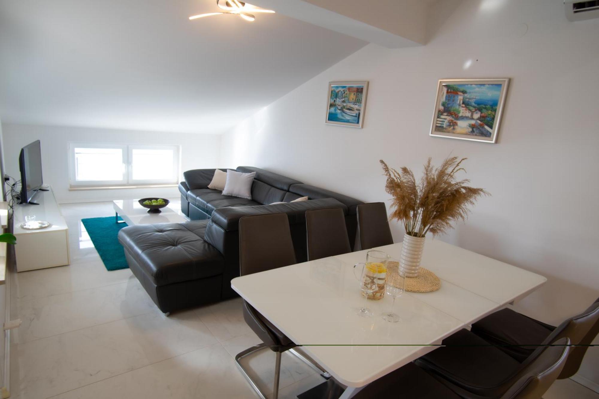 Apartment Antun - Adriatic Coast Retreat Блаце Номер фото